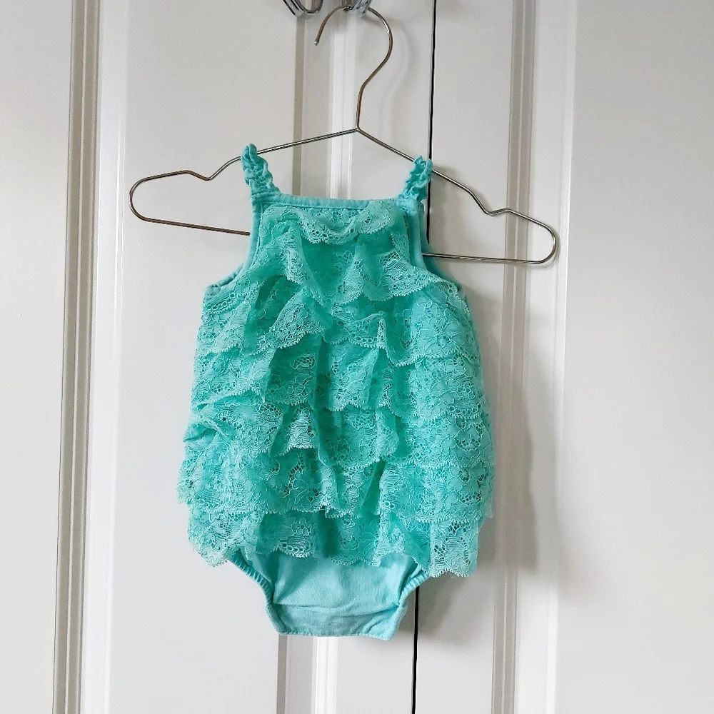 Mint/Aqua/Sea Green Lace Ruffle Romper‎ size 3m Cherokee